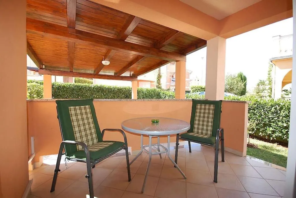 Apartment Ruby By El-Pi Tours Malinska 0*,  Κροατία