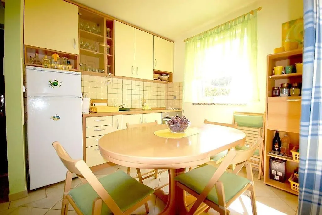 Apartment Ruby By El-Pi Tours Malinska